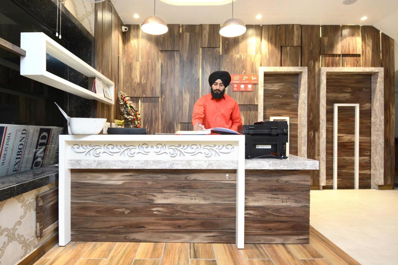 Hotel Ricky International Amritsar Exterior photo